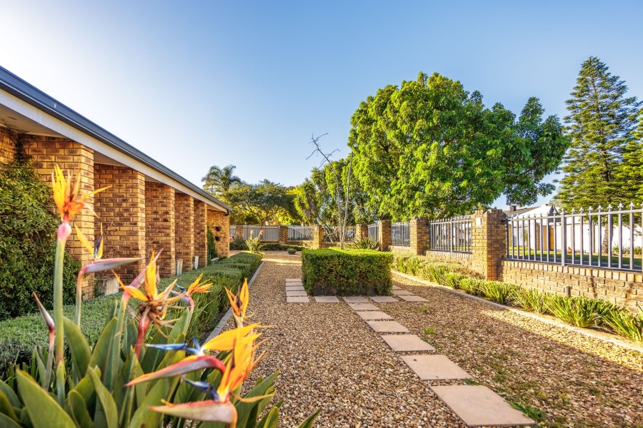 4 Bedroom Property for Sale in Tara Western Cape